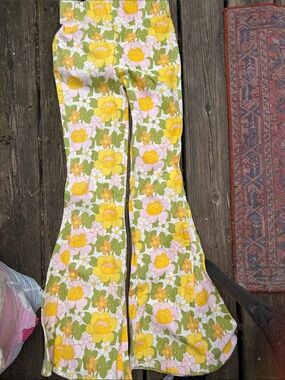 Show me your mumu Floral Bell-Bottom Pants - Yellow & Green